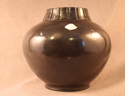 Raven Blackware Pottery - Quartz Highlight Pot