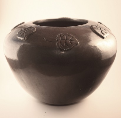 Blackware pottery burnished Aspen leaves raven-blackware.com