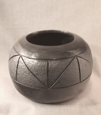 Blackware pottery burnished stone middle pot raven-blackware.com